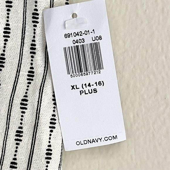 Old Navy Sleeveless Dress Plus Size 14 16 Minimalist High Low Hem Black Cream - Picture 10 of 10